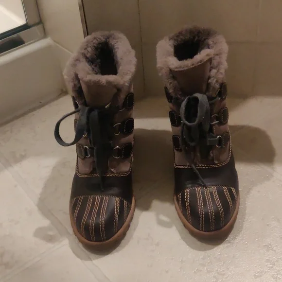 UGG Alasdair Wedge brown/tan Boots sz 9 - Picture 2 of 10